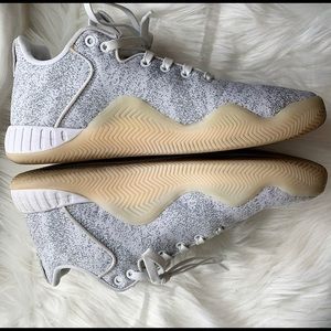 ✨SOLD✨👟ADIDAS Men’s Tubular Sneakers👟